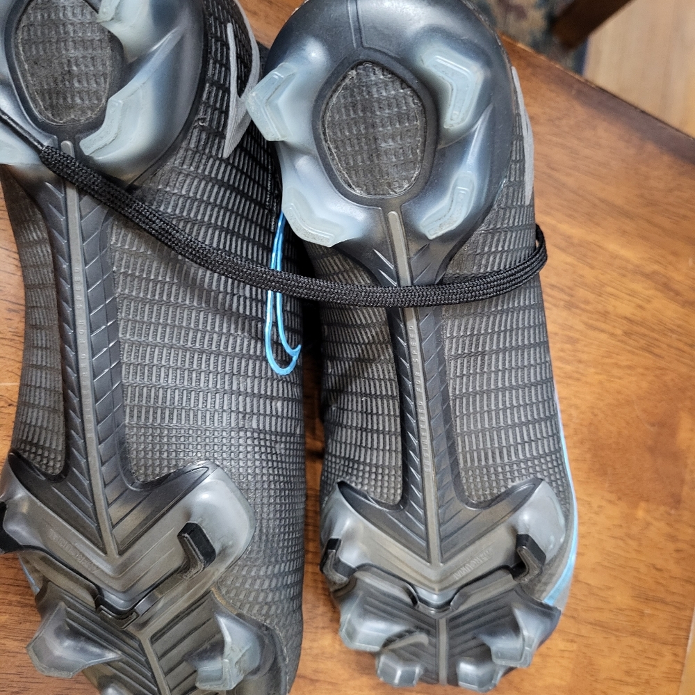 Nike Flynit cleats